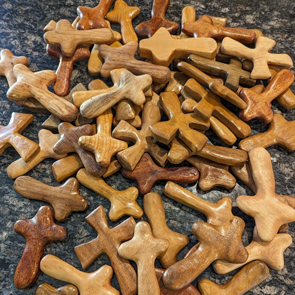 AsburyFirst's tweet photo. Thoughtful Thursday: Did you know we have a group dedicated to carving crosses for those facing challenging situations in life? The Carvers of Hope provide hope using their talents. Check out a recent project that took 2 years to complete: https://t.co/tWeSwu4uHg. #asburyfirstumc https://t.co/etD9YMN736