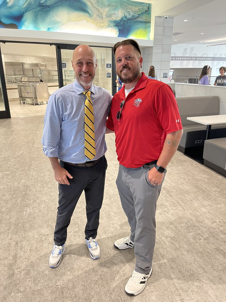 Imagine coming to a district and campus improvement plan meeting and meeting a fellow Wisconsinite! <a href="/Joe_Sanfelippo/">Joe Sanfelippo</a> #RISDBelieves #GoMustangs #gocrickets #notjustateacher