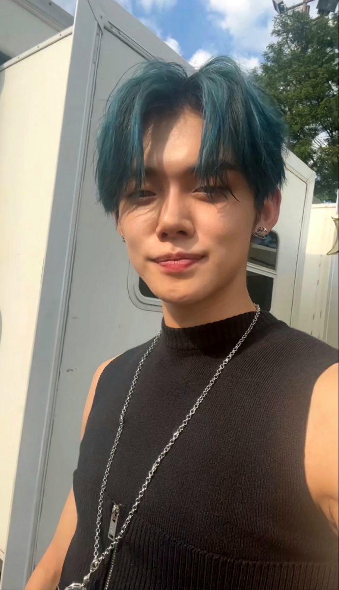 allaboutyeonjun's tweet photo. boyfriend yeonjun of the day ♡ https://t.co/jhKLG1NSgW