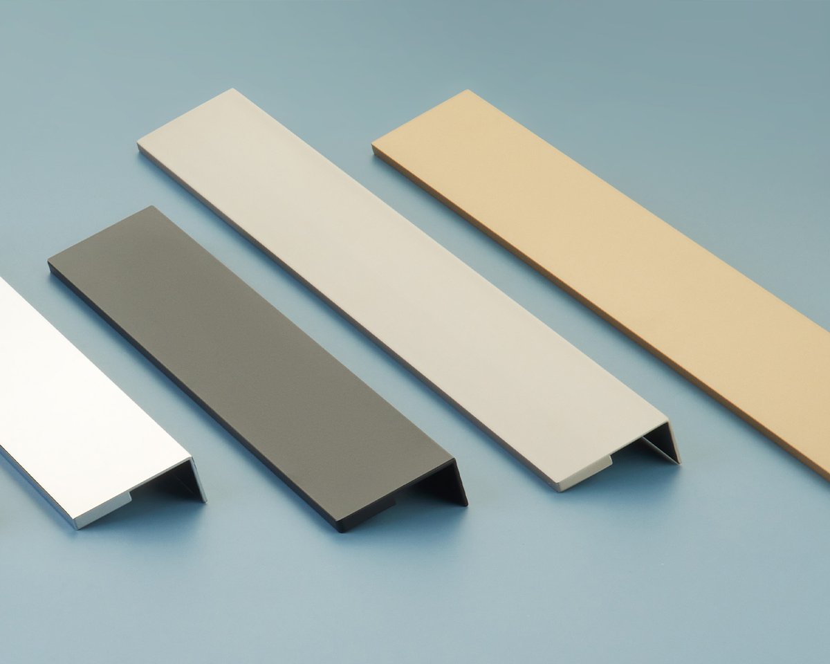 Schaubhardware's tweet photo. Aspero, Borde &amp; Suave Collections 

Three new collections of contemporary cabinet hardware, all expertly crafted in Spain.

More info available at https://t.co/vUrXic4Zf0 #jewelryforthehome https://t.co/xuDHnDS5hs