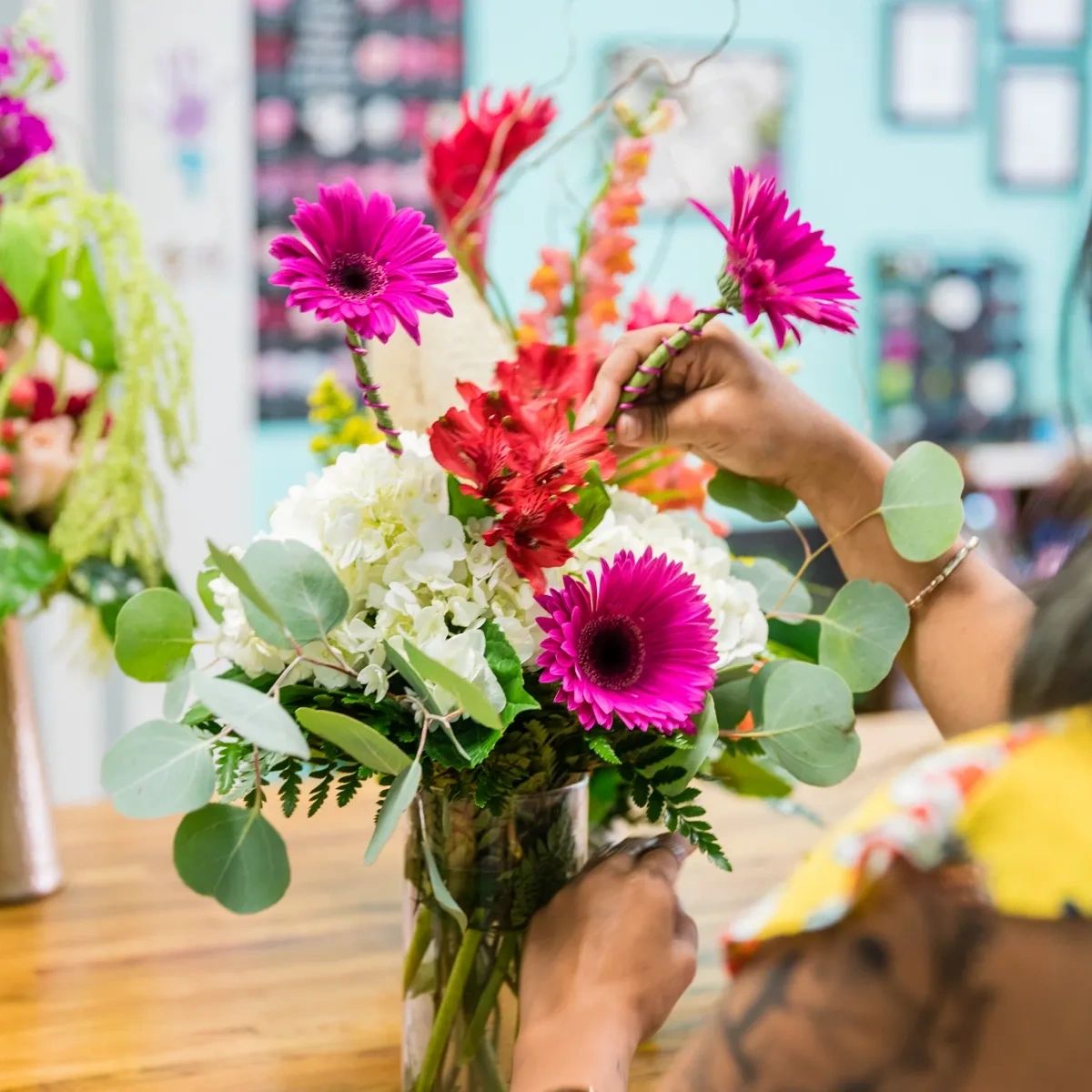 MilleDeFleur's tweet photo. Looking for the perfect centerpiece for your next event? Check out our website to see our beautiful and thoughtful floral designs. 

https://t.co/OivNnzOIEK https://t.co/TtYu7mjMRi