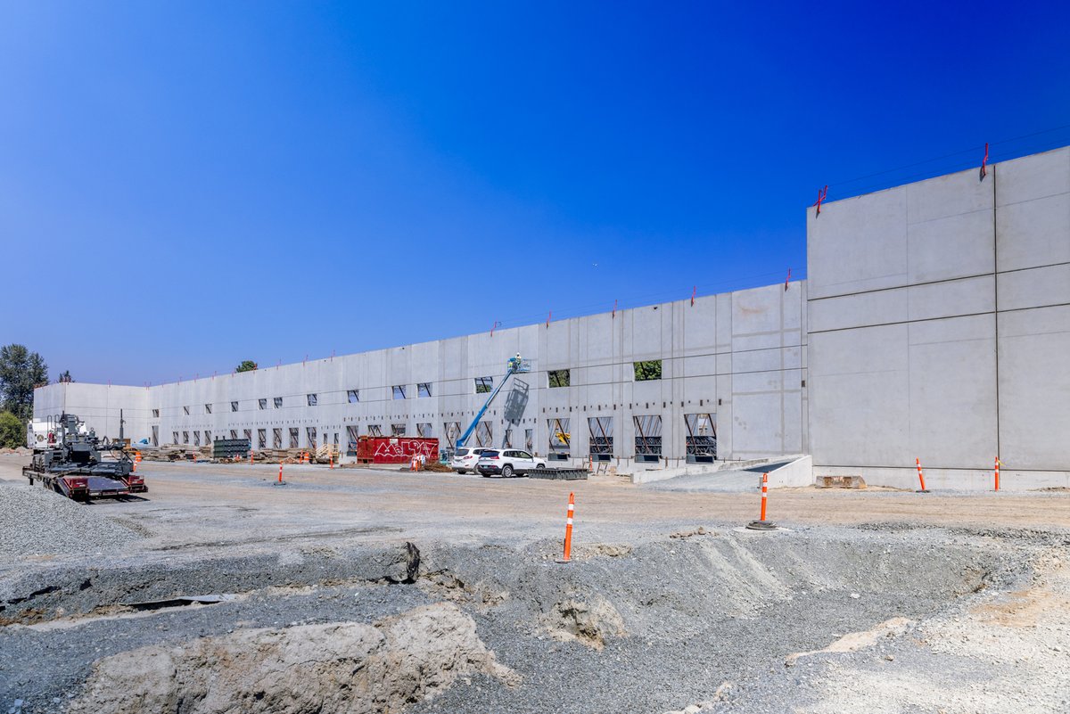 WalesMcLelland's tweet photo. The eight-building Xchange Business Park is progressing nicely as the first buildings are starting to take shape. Once completed, the eight Class A, multi-tenant distribution warehouse facilities will encompass 80 acres.

#WalesMcLelland #WMConstruction https://t.co/0Uh9rPRPkw
