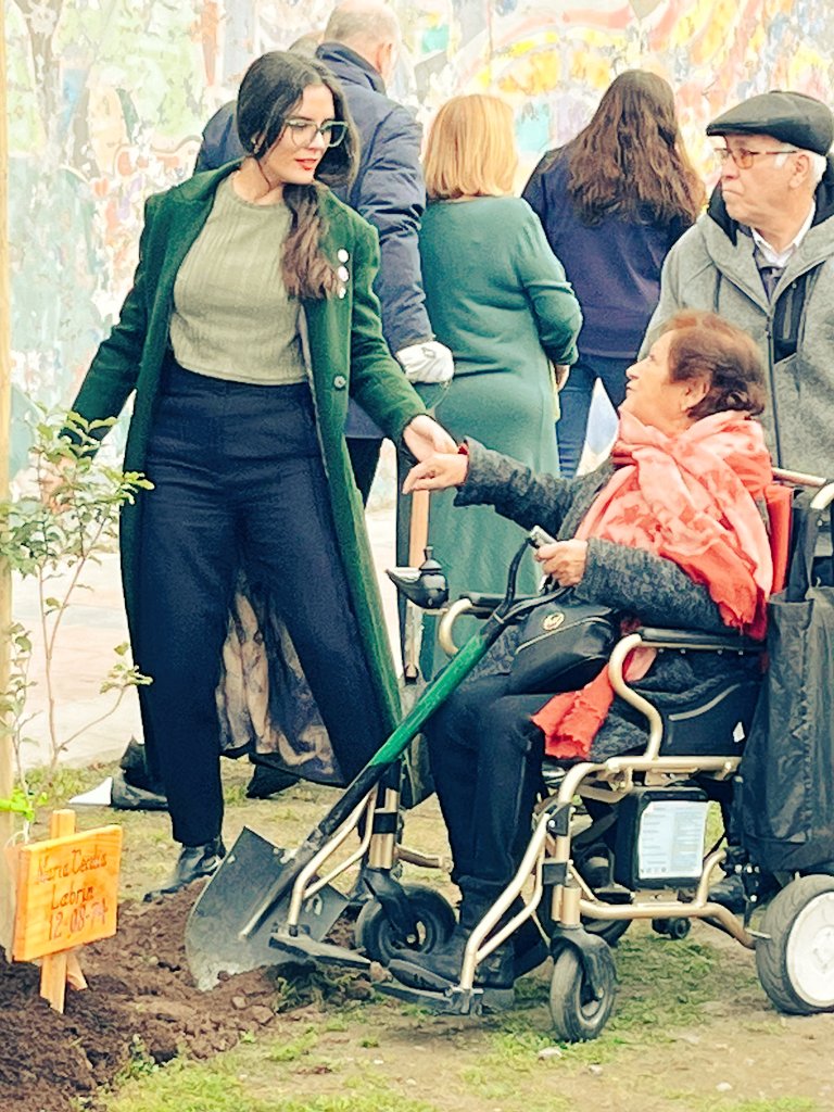 TerricolaChile1's tweet photo. Admiración infinita a @camila_vallejo por su consecuencia y perseverancia. https://t.co/dPB4QOmQU9