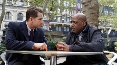 ManifestFan828's tweet photo. POV: You visit NYC and sit in the same spot as @JoshDallas and @Darylgedwards sat in during a Season 1 Manifest episode

@jeff_rake @ManifestNFLX #Manifest #NewYork #BryantPark https://t.co/IgLkXrmnsI