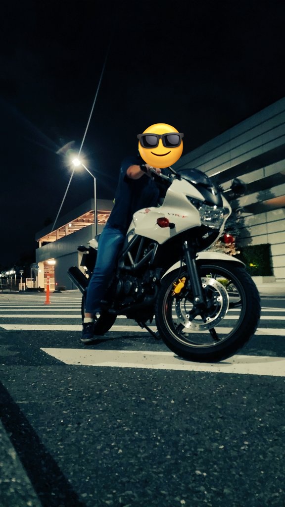 お久しぶりのVTR250F。

あまり出かけなくなったので、思い出に自分とのツーショットも撮っておいたけど、ポーズがわからなくてカッコ悪い🤣

#VTR250F