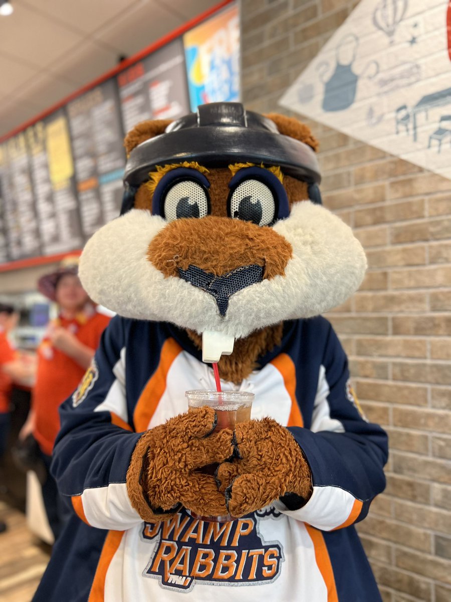 SwampRabbits's tweet photo. Stomper 🤝🏼 @McAlistersDeli
#FreeTeaDay is off to a great start! https://t.co/hyv6Cc6Re2