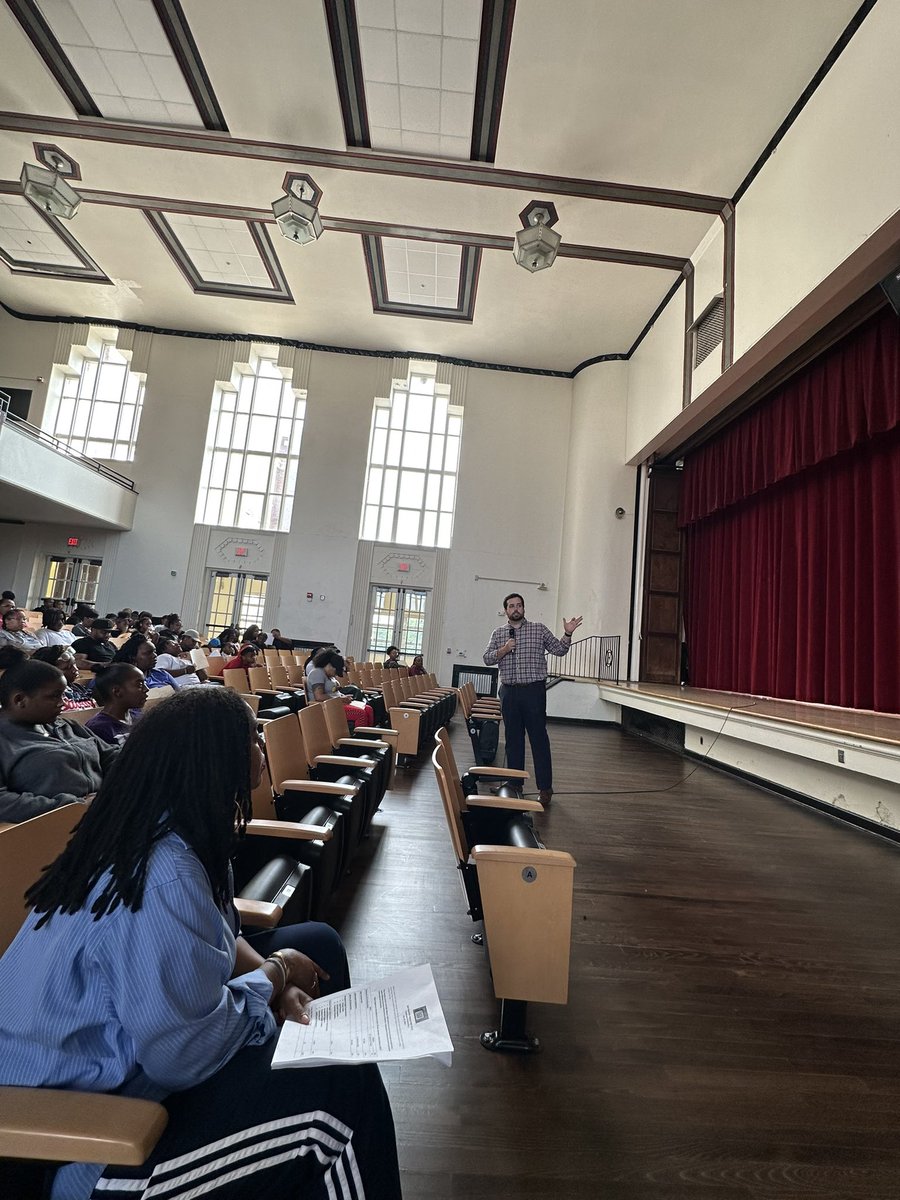 EastMagnet's tweet photo. Freshman Orientation Wrapped! We had a great night getting to know the new freshmen and giving a lot of important information about the school year. If you weren’t able to attend, come to our Back to School meetings either Aug 1 or 2 at 5:30pm! https://t.co/bL4WLoKAUc
