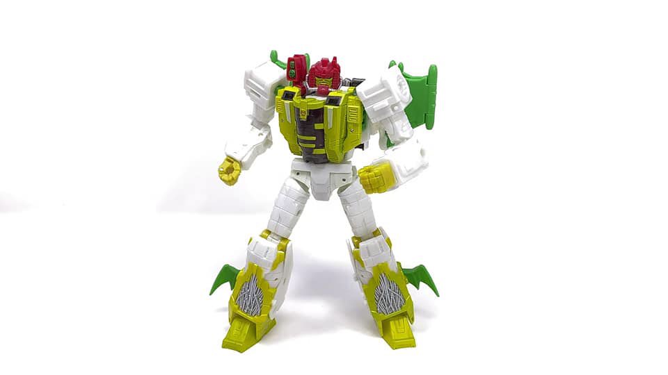 JesseWittenrich's tweet image. So. It looks like Legacy Thrust is Earthrise Starscream.

But I would have used Jhiaxus. It would be like 70% remold but the silhouette would read so much closer