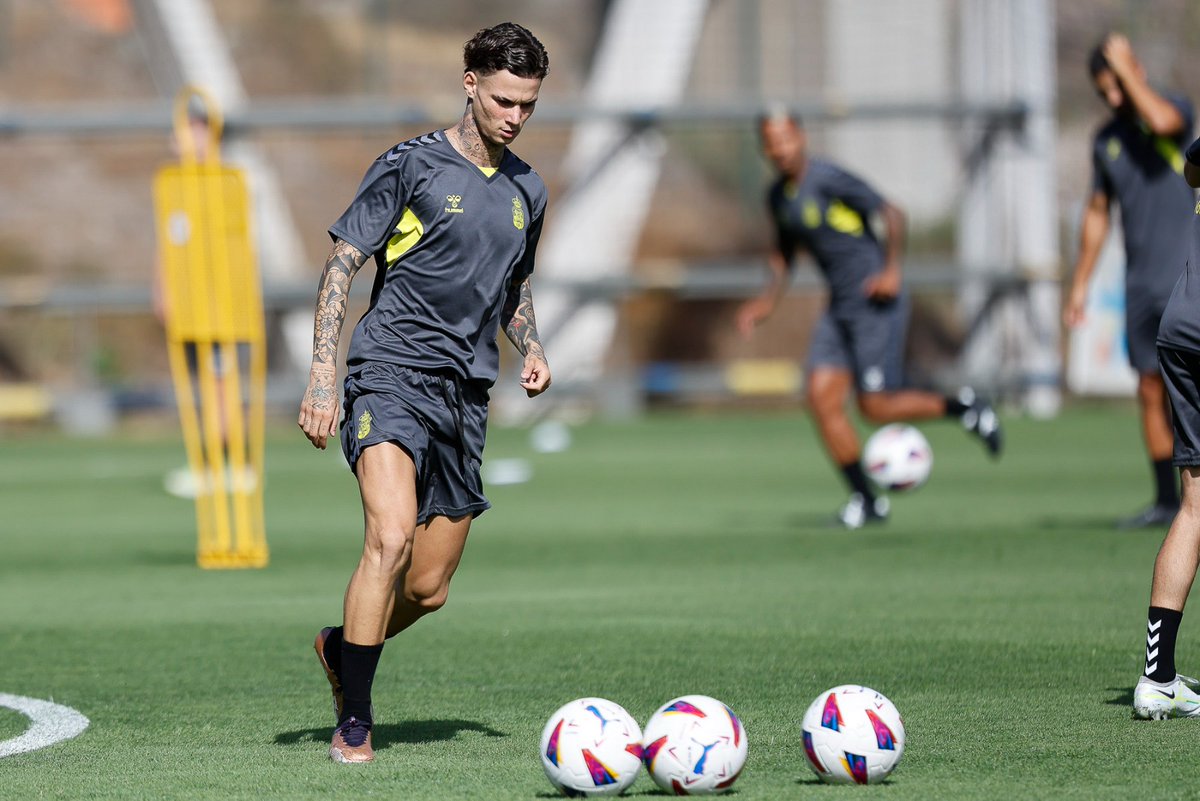UDLP_Oficial's tweet photo. Joel Domínguez no seguirá en la UD Las Palmas.

🔗 https://t.co/gtfKKRJ0HL https://t.co/xJEeRkxD8v