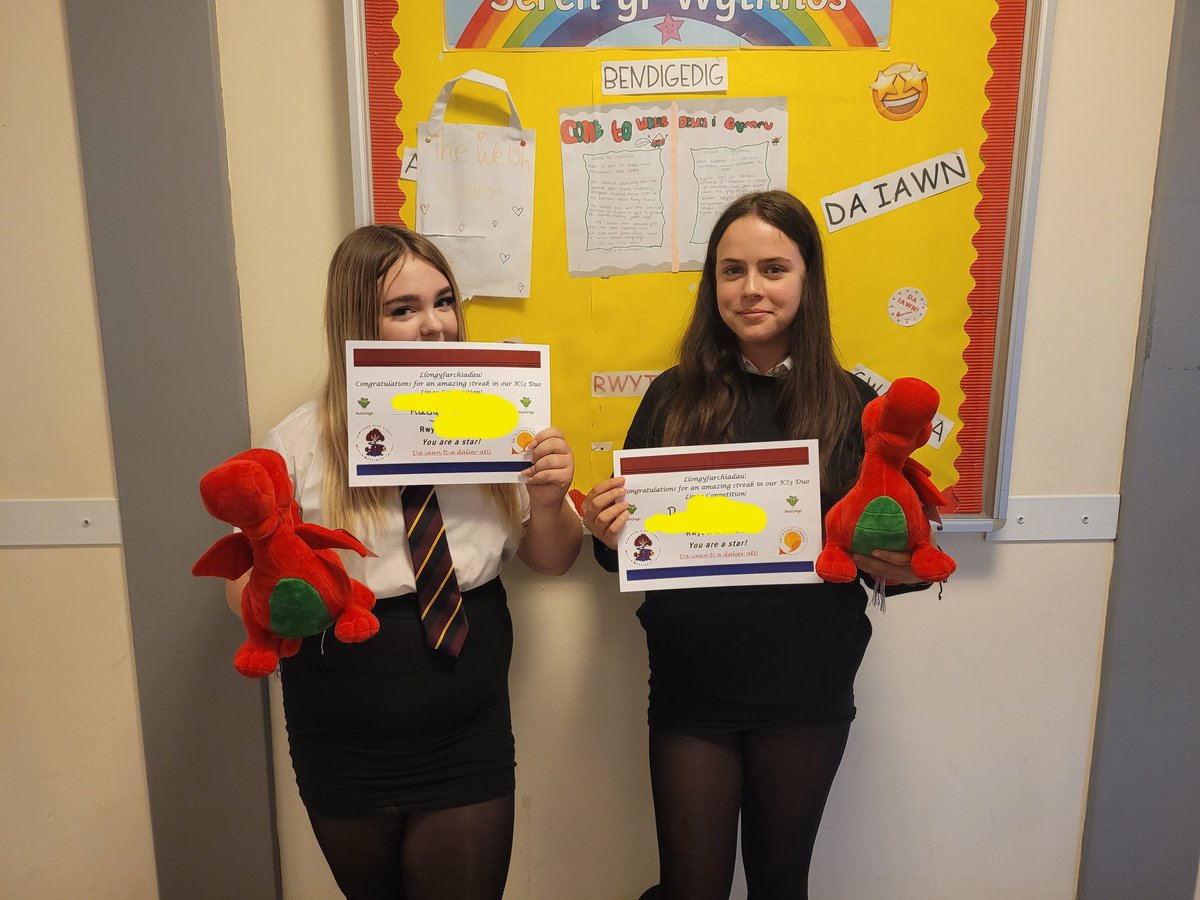 Adran y Gymraeg Hawthorn (@cymraeg_hhs) on Twitter photo 2 ferch o flwyddyn 9 wedi ennill Dewi'r ddraig goch am streak Duolingo ardderchog! Dalier ati!!
2 girls from Year 9 winning Dewi the red dragon for their amazing Duolingo streaks. Keep it up girls.
#duolingo #competition <a href="/HawthornHighSch/">Hawthorn High School/Ysgol Uwchradd y Ddraenen Wen</a> <a href="/MissJProsser/">Miss Prosser</a> 2 ferch o flwyddyn 9 wedi ennill Dewi'r ddraig goch am streak Duolingo ardderchog! Dalier ati!!
2 girls from Year 9 winning Dewi the red dragon for their amazing Duolingo streaks. Keep it up girls.
#duolingo #competition <a href="/HawthornHighSch/">Hawthorn High School/Ysgol Uwchradd y Ddraenen Wen</a> <a href="/MissJProsser/">Miss Prosser</a>
