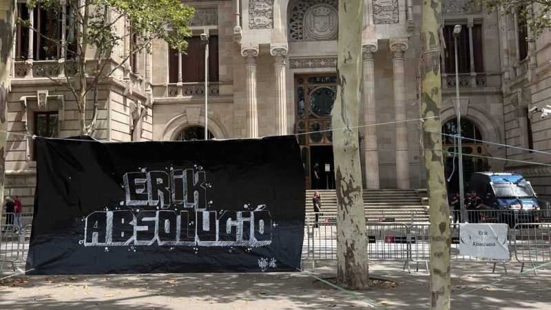 Canal Terrassa (@canalterrassa) on Twitter photo Aquesta setmana ha començat el judici contra <a href="/ErikAbsolucio/">Erik Absolució</a> #Terrassa a l’Audiència de Barcelona
terrassadigital.cat/comenca-el-jud… Aquesta setmana ha començat el judici contra <a href="/ErikAbsolucio/">Erik Absolució</a> #Terrassa a l’Audiència de Barcelona
terrassadigital.cat/comenca-el-jud…
