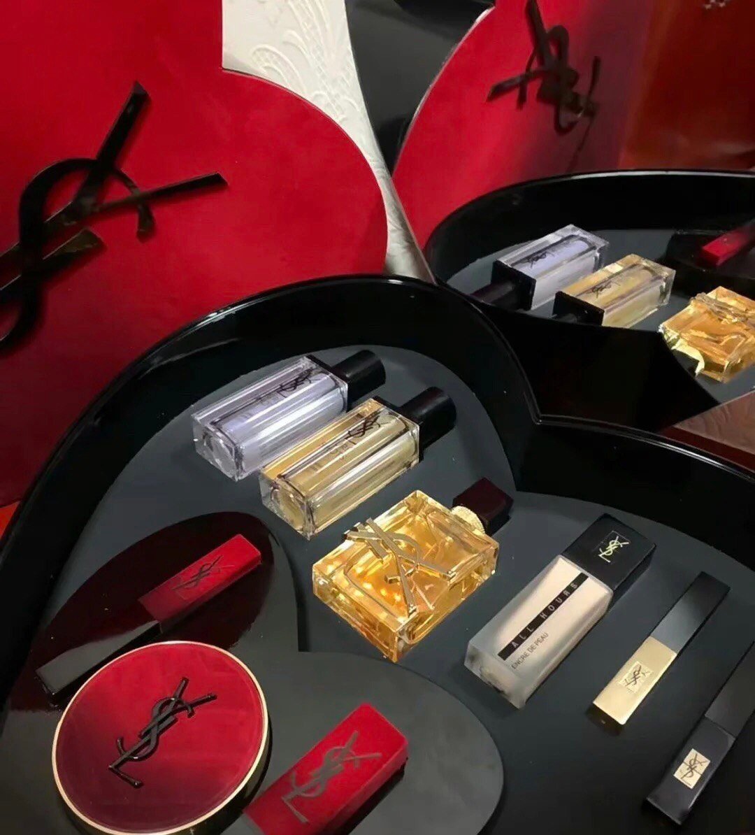 My friend Anna gave it to me as a 10 year friend anniversary ...
#YSL