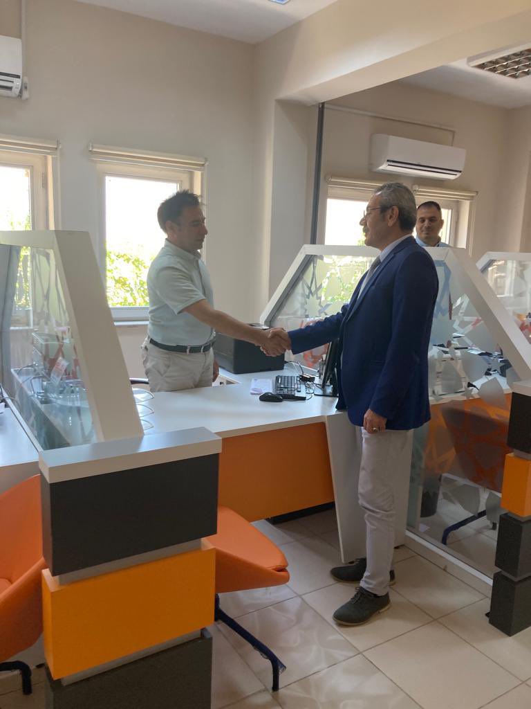 AladagNufus's tweet photo. Adana İl Nüfus ve Vatandaşlık Müdürümüz Sayın Sakip PEHLİVANOĞLU Müdürlüğümüze ziyarette bulundular. Kendilerine nazik ziyaretlerinden dolayı teşekkür eder, saygılarımızı sunarız.
@sefikaygol 
@drsuleymanelban 
@sakippehlivan 
@sofuoglufatih 
@AdanaNufus 
#HayatınHerAnında https://t.co/BSs4xDYE7h