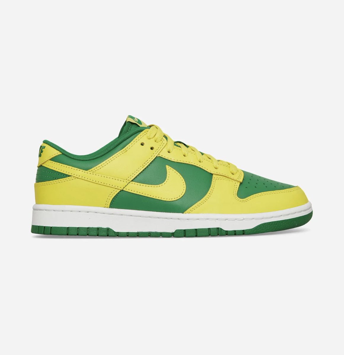snkr_twitr's tweet photo. AD: Nike Dunk Low ‘Reverse Brazil’

Shop -> https://t.co/uVBb9A9vgd https://t.co/3qQ9ivl0oz