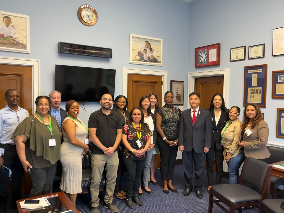 Special thanks to @naehomelessness and @tedlieu for a successful day at Capitol Hill. We were able to meet with dozens of service providers and leaders in Congress focused on developing successful solutions to end homelessness. #NAEH2023