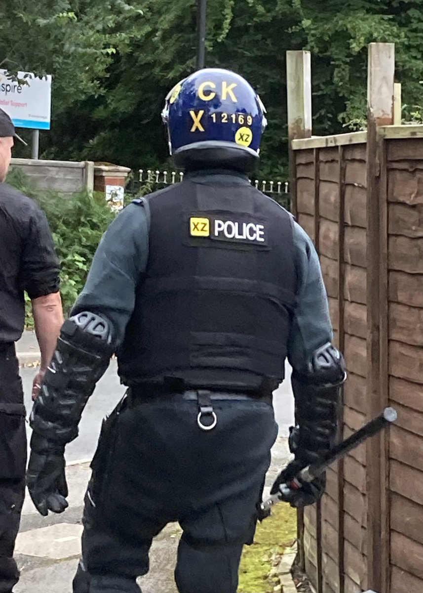 CllrBentham's tweet photo. Early start for me today as I joined GMP on Op Display which resulted in 9 Arrests. Amazing to see the result of this large scale investigation.  If you are involved in criminal activity, be afraid! https://t.co/heGnOdYDMr