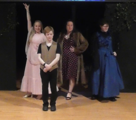 AVPerformingArt's tweet photo. On Wednesday 19th July, Arrow Vale Drama Club performed in the Summer Showcase. Acting, singing and dancing as they took us on an adventure Into the Woods.
@AVPerformingArt
@ArrowValeSchool https://t.co/nndiHWaTil