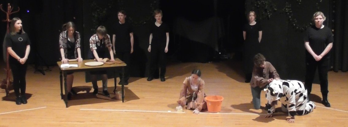 AVPerformingArt's tweet photo. On Wednesday 19th July, Arrow Vale Drama Club performed in the Summer Showcase. Acting, singing and dancing as they took us on an adventure Into the Woods.
@AVPerformingArt
@ArrowValeSchool https://t.co/nndiHWaTil