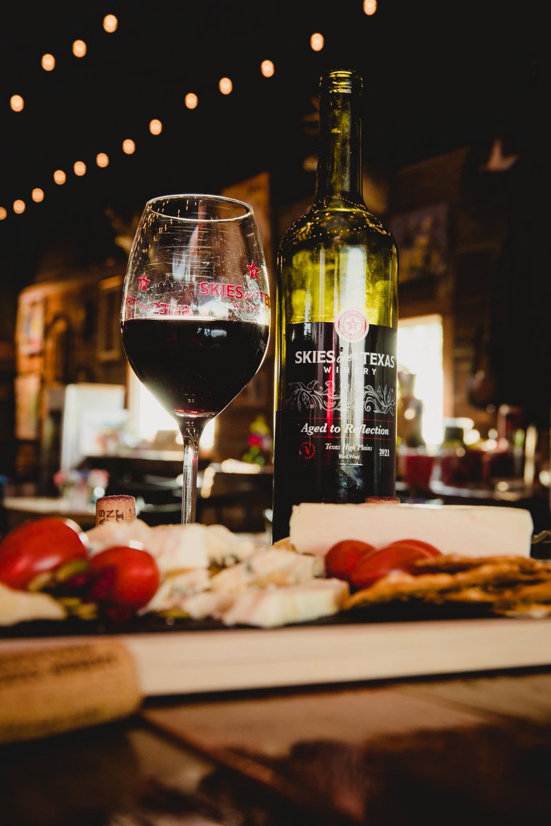 VisitEarlyTexas's tweet photo. 🍇 Skies Over Texas Winery's tasting room awaits you with a warm welcome &amp; a palette of flavors to #explore. Share laughter, stories, &amp; the joy of #wine with friends old &amp; new.

#Winery #WineLovers #WineTasting #WineExperience #WineTime #WineOclock #Visitearlyvisitoften https://t.co/xsdafwkRzo