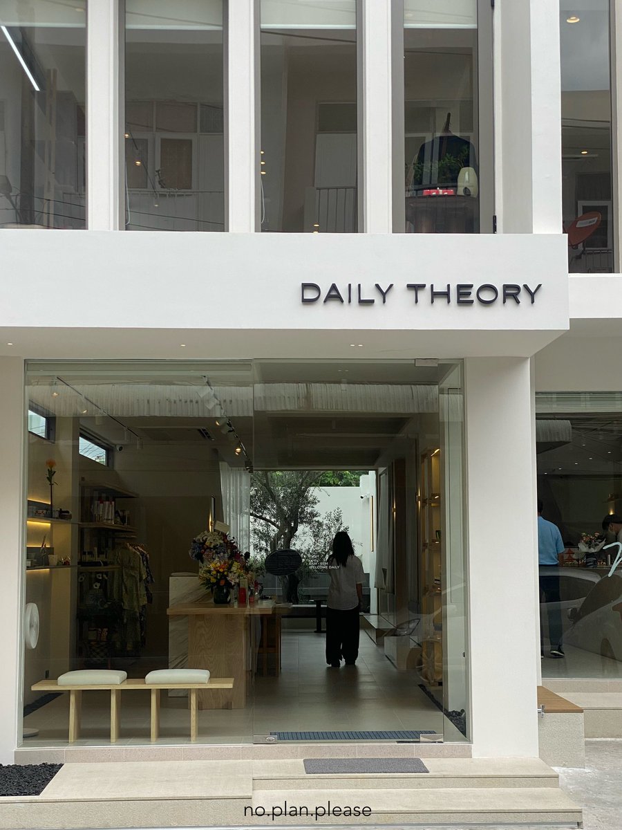 noplanplease's tweet photo. • daily theory •

ร้านใหม่ย่านฝั่งธนมาอีกแล้วว!นาทีนี้ต้องให้ร้านนี้เลยจริงๆ ร้านสวยมากกตกแต่งสบายตา ที่สำคัญแสงดีสุดๆแนะนำเลยค่า 💌✨

location : เจริญนคร 40
มีที่จอดรถ

#รีวิวคาเฟ่ #อร่อยบอกต่อ #คาเฟ่ฝั่งธน #คาเฟ่เจริญนคร @aroii https://t.co/1F1BzJOHZ0