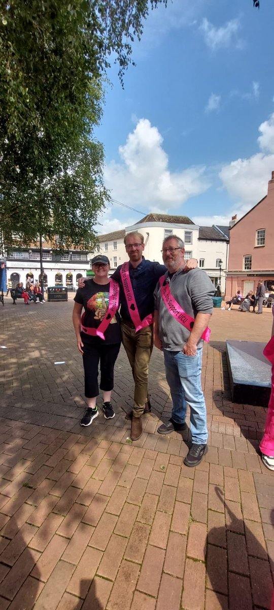 UCUNorthern's tweet image. Our members at the University of Cumbria have been on strike today. Thanks for all the support ✊

Photos: @UOCUCU 
#ucuRISING