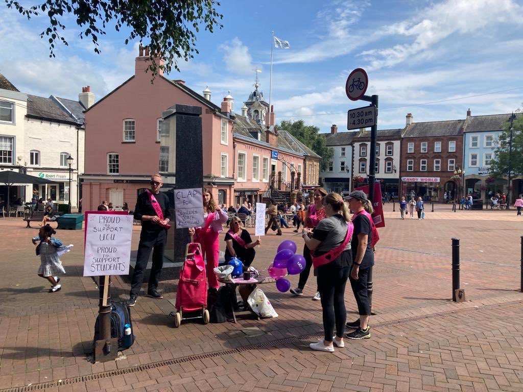 UCUNorthern's tweet image. Our members at the University of Cumbria have been on strike today. Thanks for all the support ✊

Photos: @UOCUCU 
#ucuRISING