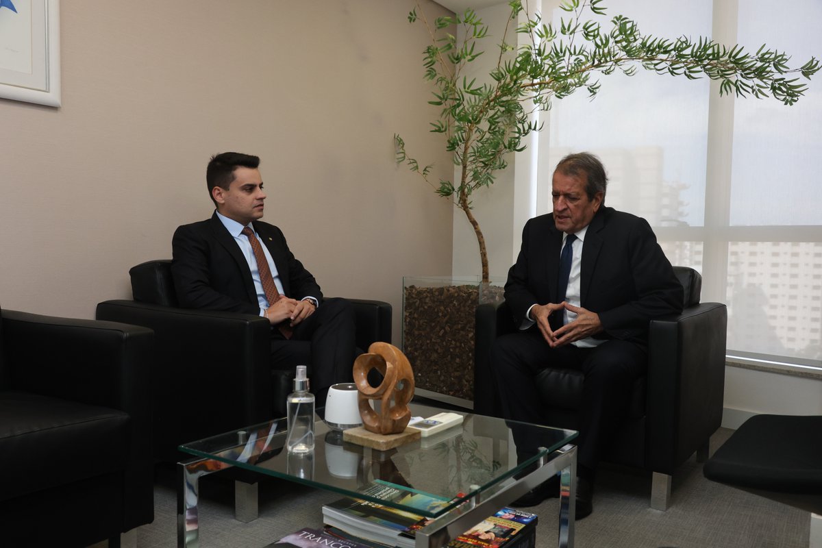 CostaNetoPL's tweet photo. Recebi na sede do PL Nacional o deputado Yury do Paredão, do Ceará, a quem reafirmei que será expulso do partido por não comungar dos ideais de nossa legenda. https://t.co/lsPxHNOEms