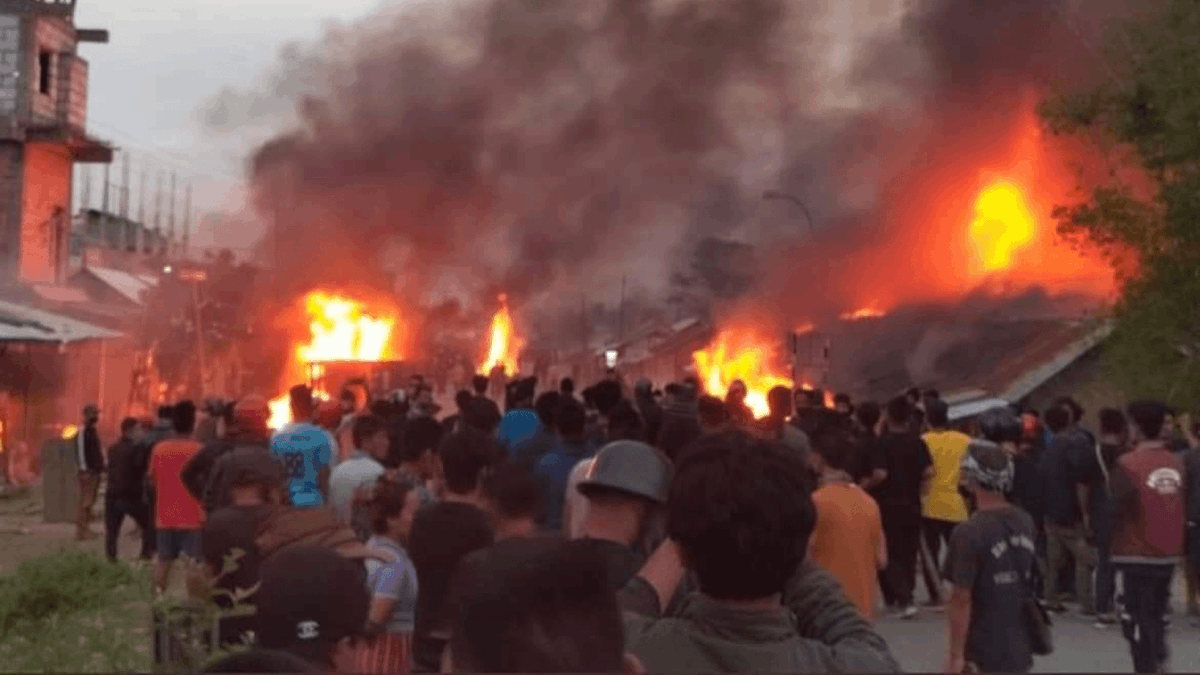 OneNationLove's tweet photo. @narendramodi The reported violence against Christians in Manipur is deeply troubling. It is the responsibility of the government to protect the rights and safety of all its citizens. PM Narendra Modi must address this issue urgently and ensure that justice prevails. https://t.co/ws4UdF9IlC