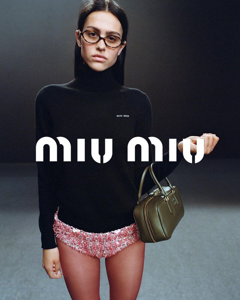 jacquemusx's tweet photo. Miu Miu girls 🫶 https://t.co/gi92F2vfHf