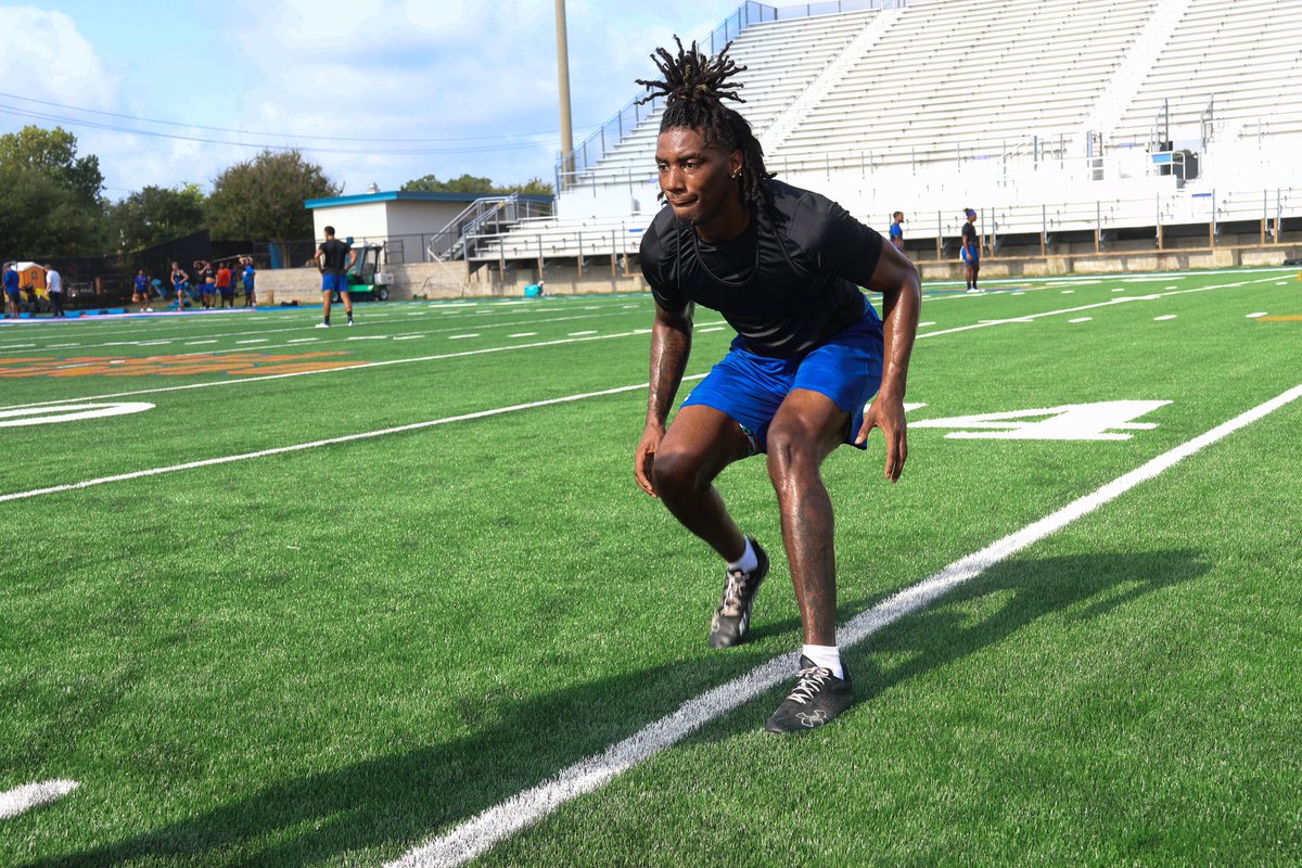 HCUFootball's tweet photo. First Day Out On The New Turf!

#DawgsUp X #NewEra https://t.co/xNiRdQWQfw