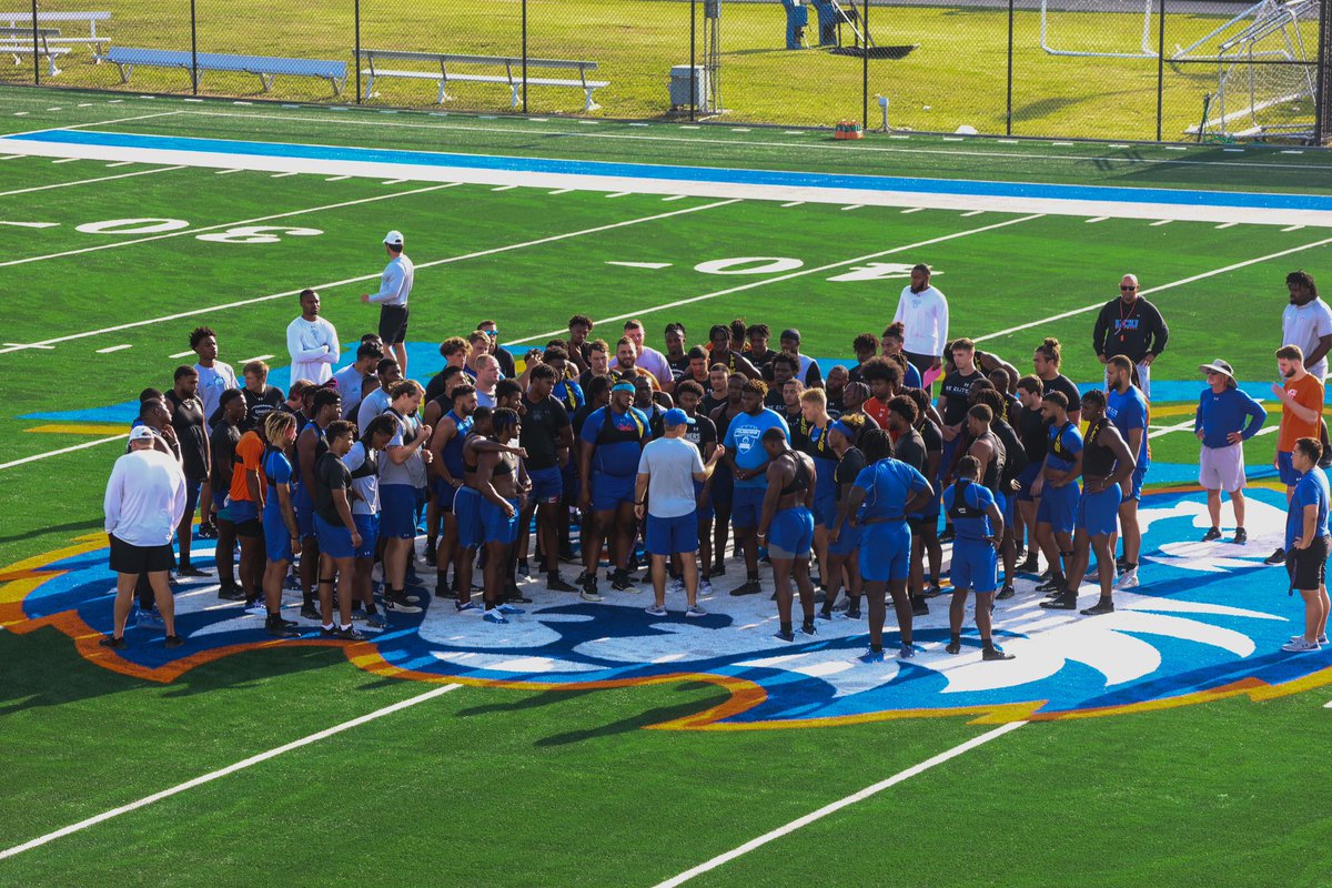 HCUFootball's tweet photo. First Day Out On The New Turf!

#DawgsUp X #NewEra https://t.co/xNiRdQWQfw