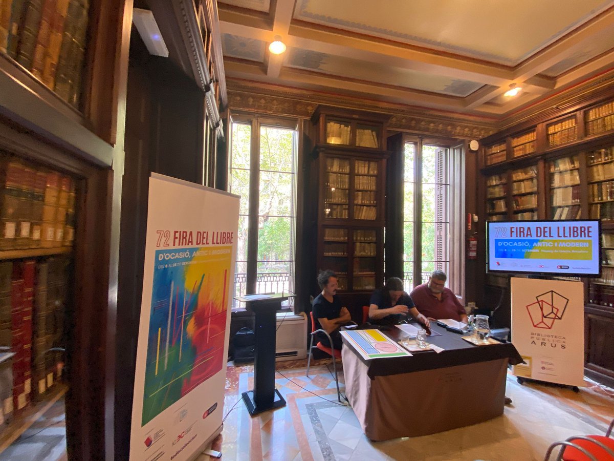 firallibrevell's tweet photo. 📚Presentació de la 72a edició de la Fira de Llibre d'Ocasió Antic i Modern.
🪧Nou cartell, obra de Sixe Paredes
❗La Fira recupera enguany el nombre de llibreries d'abans de la pandèmia
🗞️A més de l'exposició, la Fira incorpora activitats culturals els caps de setmana
I més... https://t.co/4kSRl7I1oy