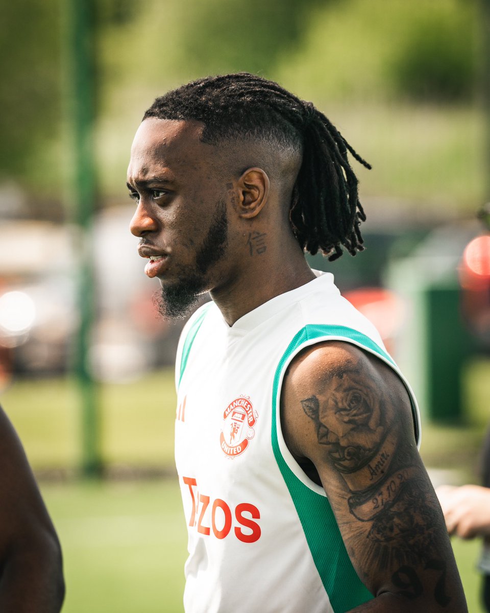 rxnpixels's tweet photo. Wan-Bissaka’s using the picture I took of him as his profile picture 😭❤️ https://t.co/cxQ6RCGZJT
