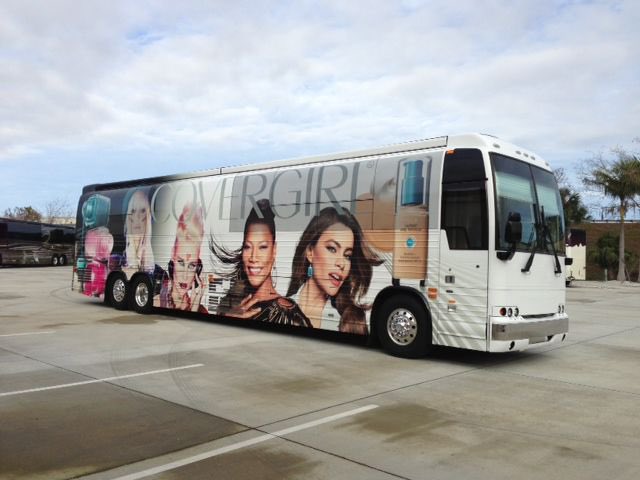 It’s Thursday and time to take a trip down memory lane with a #throwback to our <a href="/COVERGIRL/">COVERGIRL</a> campaign in <a href="/voguemagazine/">Vogue Magazine</a> 🤩🤩💫💫📸📸👯‍♀️👯‍♀️ who remembers this?? 𝘌𝘢𝘴𝘺 𝘣𝘳𝘦𝘦𝘻𝘺 𝘣𝘦𝘢𝘶𝘵𝘪𝘧𝘶𝘭 #covergirl #voguemagazine #vogue #TBT #twinning