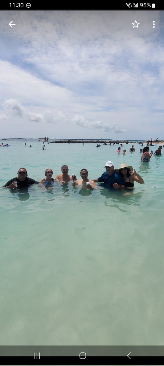Jbonnette1977's tweet photo. I'm a finalist in my photo for 3-day sweepstakes for Margaritaville South Padre island. Please vote for me!!

https://t.co/oIcR9pVdM6 https://t.co/kmAS0EOsuJ