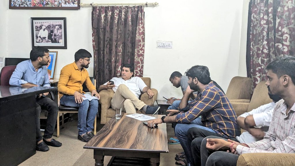 YogeshYadav_1's tweet photo. OBC आरक्षण संघर्ष समिति लगातार धरातल पर सक्रिय है OBC के नायक सतर्क नेता आदरणीय जननायक जी @Barmer_Harish द्वारा आज विधानसभा में OBC आरक्षण को लेकर प्रखर तरीके से आवाज रखी और उम्मीद है जल्दी सरकार ओबीसी का आरक्षण 27% करने के साथ OBC वर्ग के साथ न्याय करते हुए शैडो पोस्ट पर गंभीरता से विचार करेगी|
@ObcOfRajasthan 
@YogeshYadav_1 
@AmitYaddav