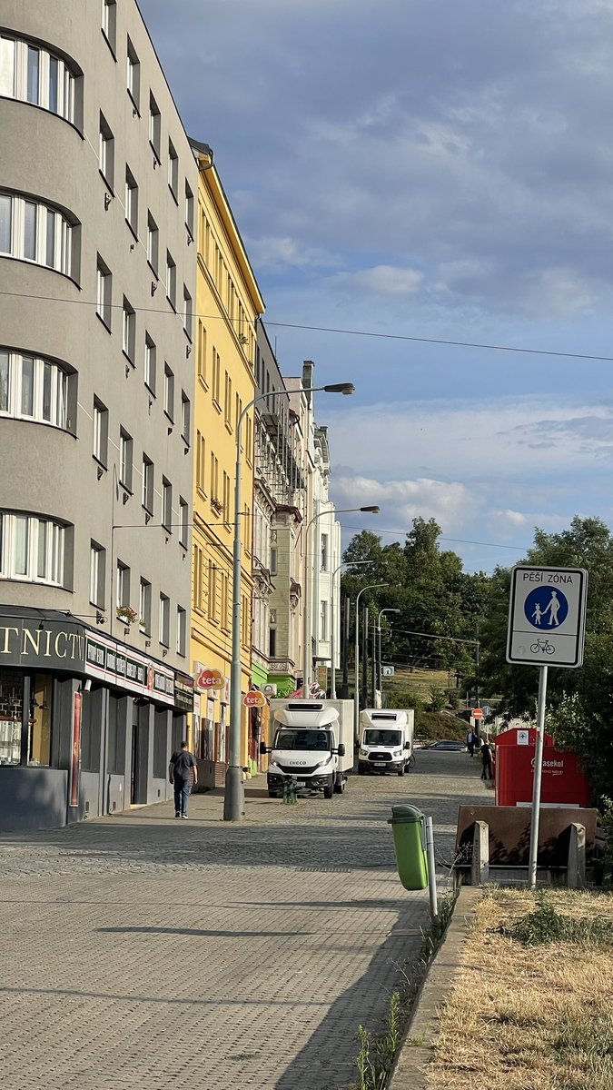Dodávky be like: Pěší zóny jsou pro nás 😎