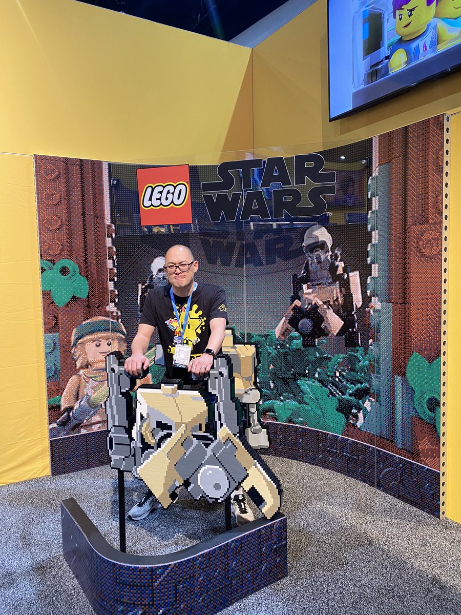 FBTB's tweet photo. #SDCC2023 #LEGO https://t.co/V2Y7flbBxq