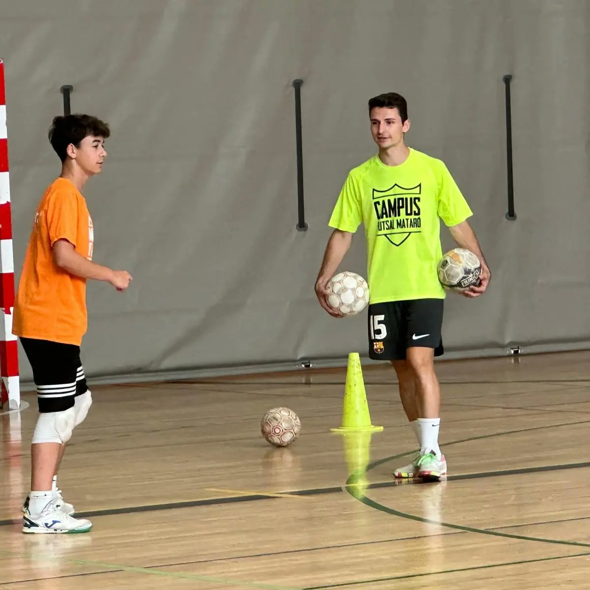 💥 Àlex Lluch ha visitat al Casal d'estiu del CE Futsal Mataró!!! 

🤘 El nou jugador d'Industrias Santa Coloma és un dels grans talents formats a la base del club on va estar durant 8 temporades de Benjamí fins a Juvenil.