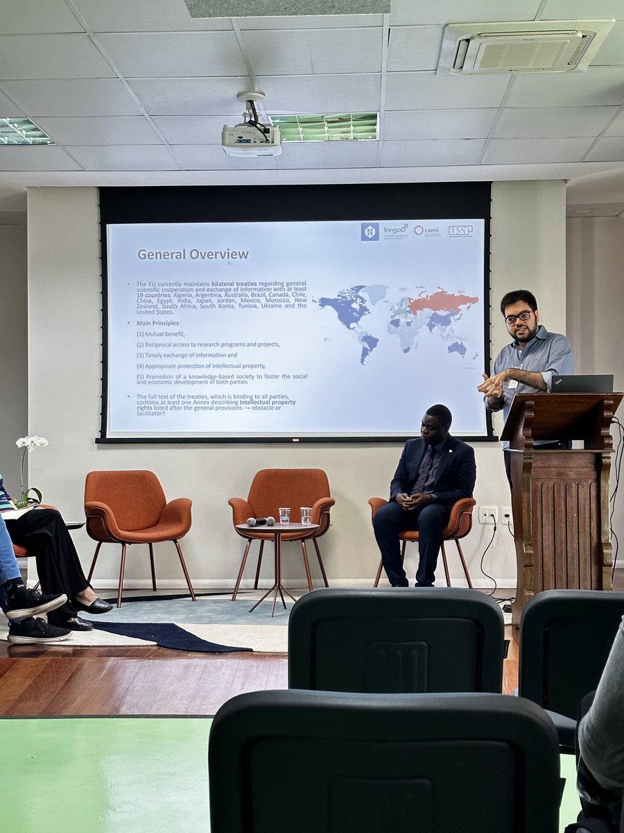 FelipeTrujillo's tweet photo. Hermano do A. Pinto @neworldata researcher and @usponline PhD candidate, presents in #STAND23 on the EU bilateral treaties. It will help us think about, f.e. intellectual property rights… obstacle or facilitator for cooperation? https://t.co/Yu7CpDD4t0