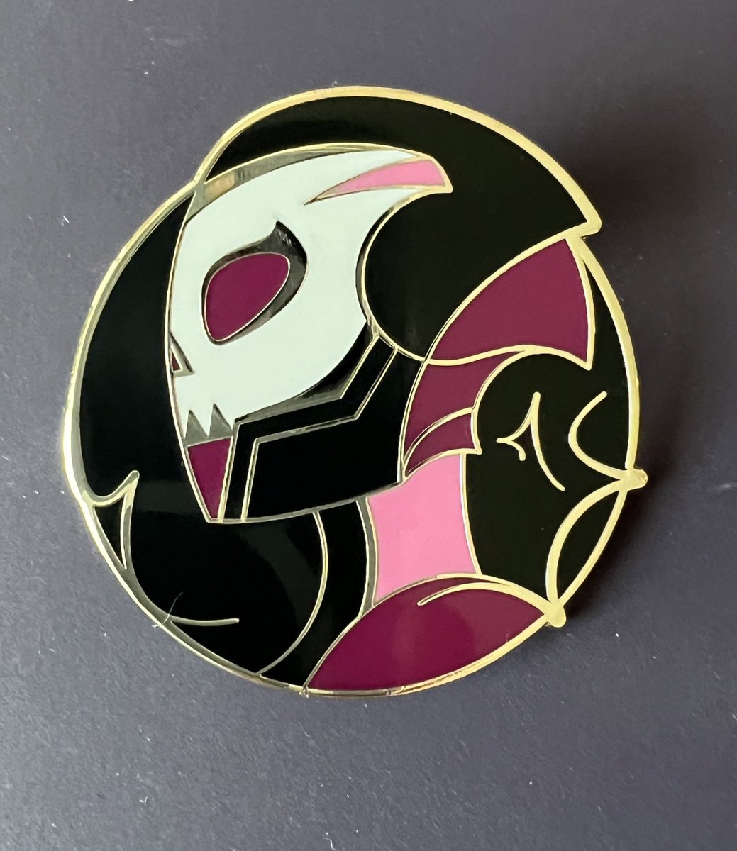 Want A Dead Lucky pin?? Find Melissa or myself on the floor after Noon today. We have a limited supply on hand daily for fans. Answer a Dead Lucky or Massive-verse question correct and it’s yours. Until we’re out! #massiveverse #deadlucky @misty_flores