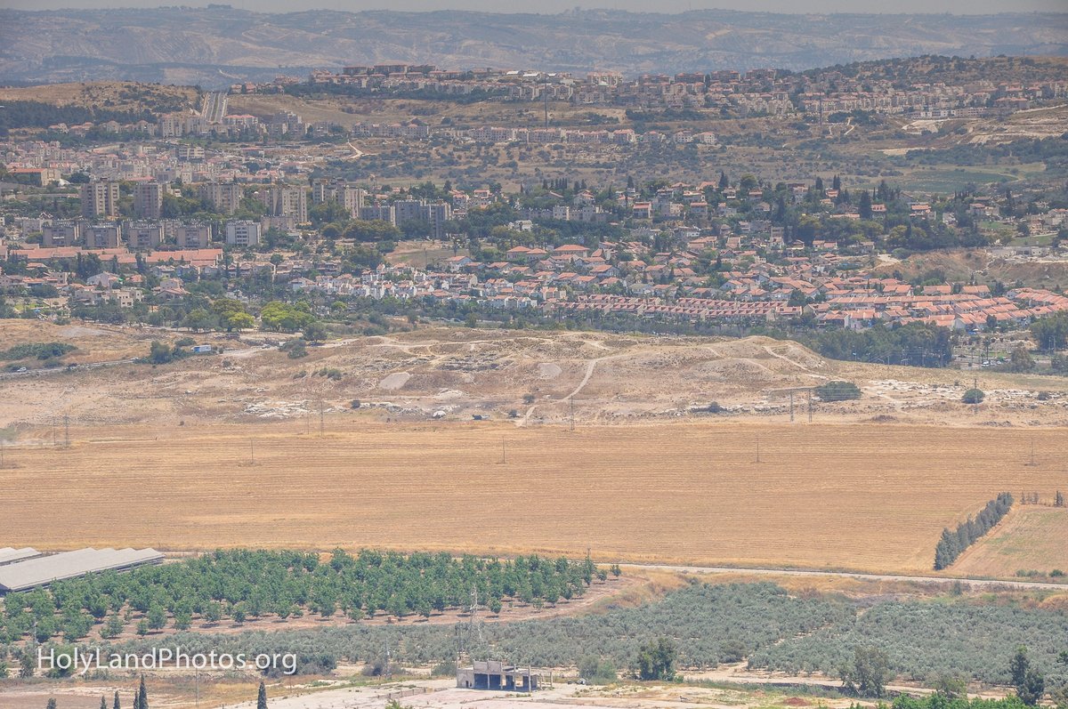 go2Carl's tweet photo. #BethShemesh scene of the return of the Ark of the Covenant and later, the exploits of the Judge #Samson — Tell, #Cistern, #SorekValley — additional images and commentary => https://t.co/pkE2ZnwVGF https://t.co/ldNHfz7Rao