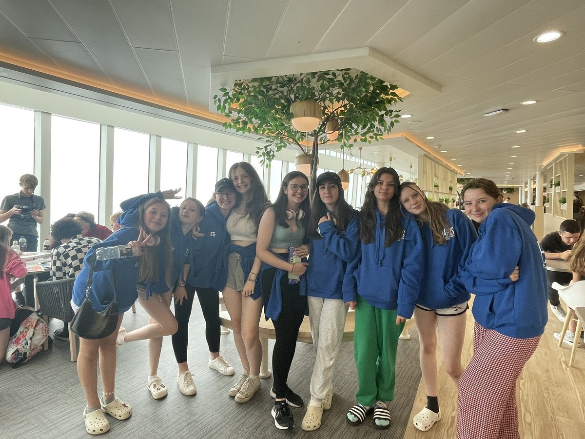 holmfirthhigh's tweet photo. Au Revoir La France 🇫🇷 Back on British soil after a fantastic few days in Paris
Will update with ETAs shortly
Paris- à la prochaine 👋
#ActivitiesWeek2023🇫🇷#Paris2023 https://t.co/zqBwdNuRzU