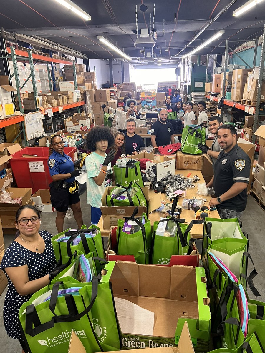 NYPDPBBronx's tweet photo. Community Affairs officers, along with ‘Explorers’ and ‘Summer Youth’ are hard at work prepping next weeks ‘Harmony Day Picnic’.  1500+ kids from all neighborhoods representing the Bronx are expected to attend.  We’ll be ready for a day of FUN…See you soon! #BXStrong 🙏🏽 https://t.co/ZbzkcM9ocz