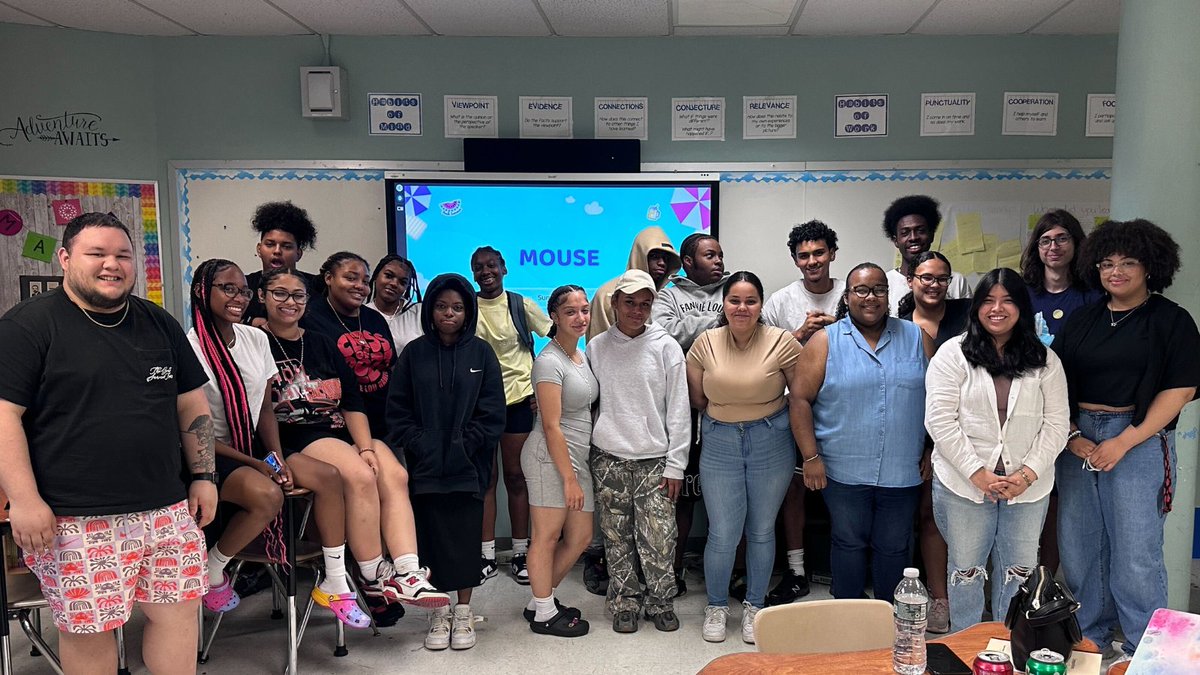 Mouse is proud to partner with @expand_school @NYCSchools’ Future Ready program! After training @FannieLouHS students in teaching Computer Science, Mouse congratulates these youth leaders as they continue their career pathways. #SummerLearningWeek #CSEd #CSEdu