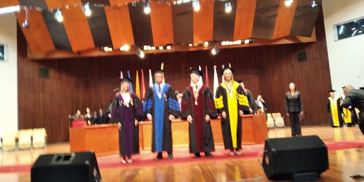 vectorpolitico's tweet photo. #AlMomento acto de Juramentación de las nuevas autoridades #UCV 2023-2027

#VectorPoliticoUCV 
#Universitarios

@UCarabobo
@ULA_Venezuela
@LUZAdN 
@UDO_VE
#UniversidadDeCarabobo
#ULA 
#LUZ 
#UDO https://t.co/AvVtYtmIjh
