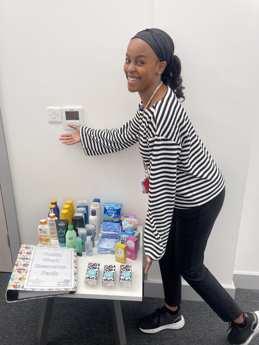 LTHYouthService's tweet photo. Our CEW youth worker Sabrina providing Self Care items to her young people in todays clinic.
#selfcareawarenessweek #selfcare https://t.co/GBjgskI6y3