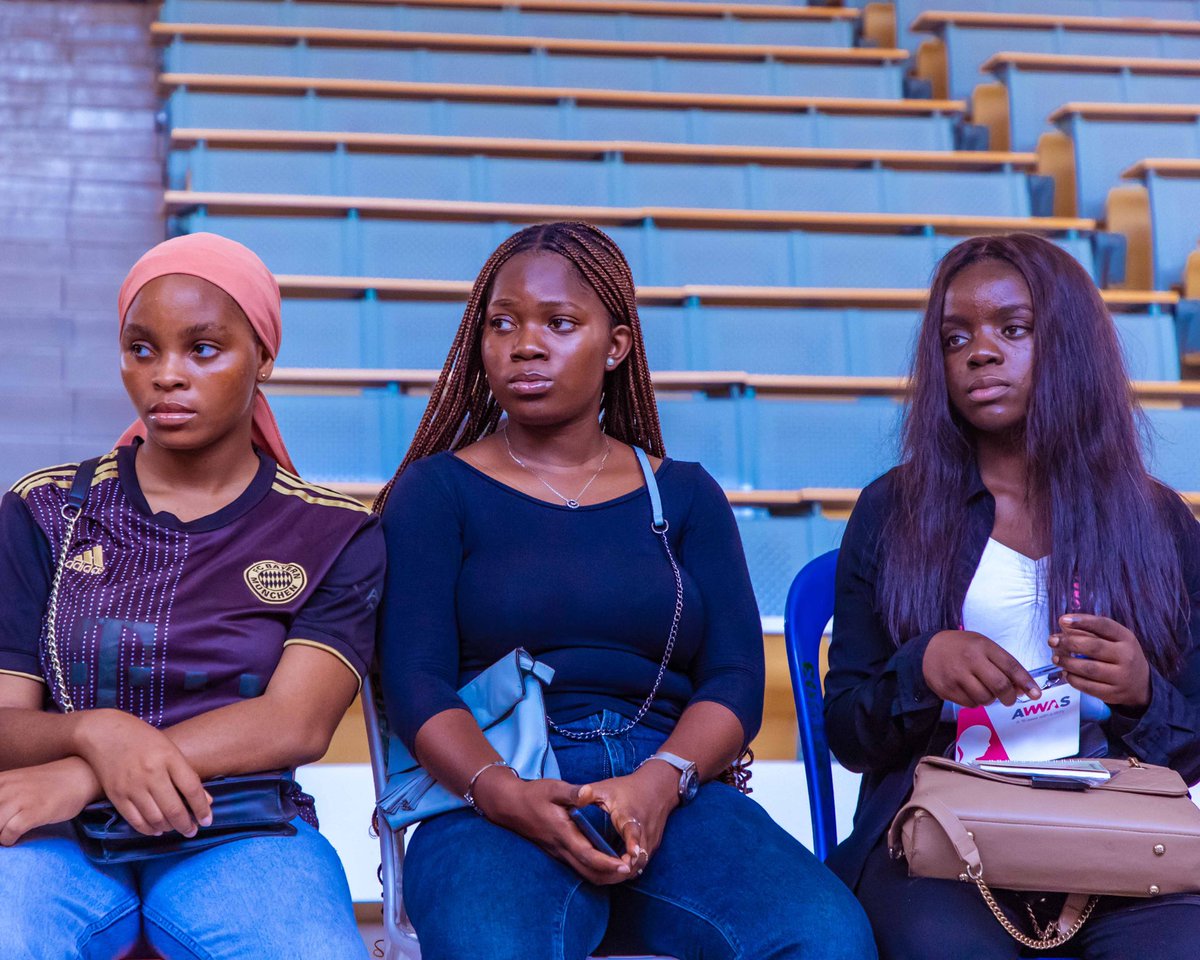 iamawwas's tweet photo. Ever wondered what a safe space looks like? Here it is - A CIRCLE!

More captured moments from #thecircleuniabuja

Tag anyone you see!😄 https://t.co/eINDoBhyS1