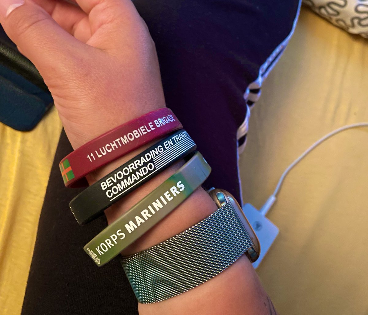 Tammie1808's tweet image. Nog even en ik kan zo @Defensie in! Zeg @KampHeumensoord hebben jullie voor morgen weer een nieuw bandje? Dan heb ik ze compleet! 😂🤩 #WalkoftheWorld #Vierdaagse #Nijmegen #4D23 #Heumensoord #KampHeumensoord