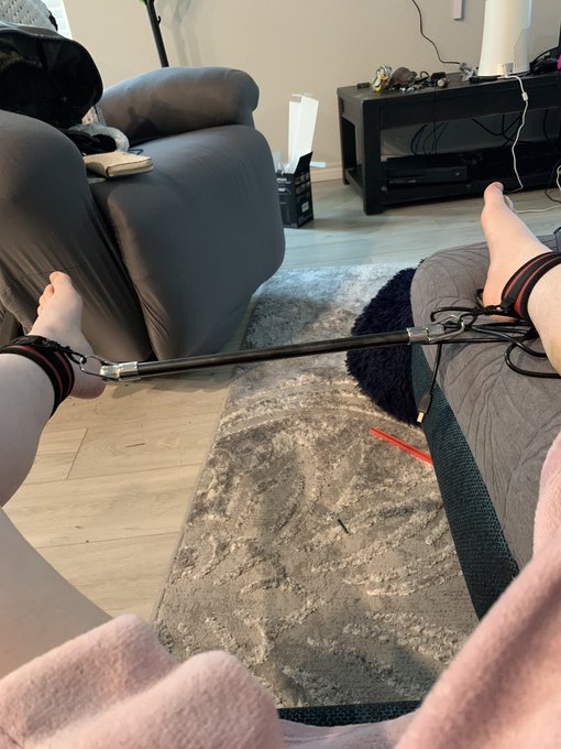 This is SURE to spice up some holds Not leg crossing for me https://t.co/556buUzM52<a href="/tag/omorashi"class="tags"><span>#omorashi</span></a><a href="/tag/peedesperation"class="tags"><span>#peedesperation</span></a><a href="/tag/wettingpants"class="tags"><span>#wettingpants</span></a>